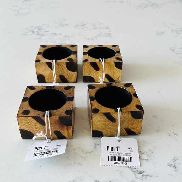 Pier 1 Leopard Square Napkin Ring - Picture 4 of 16